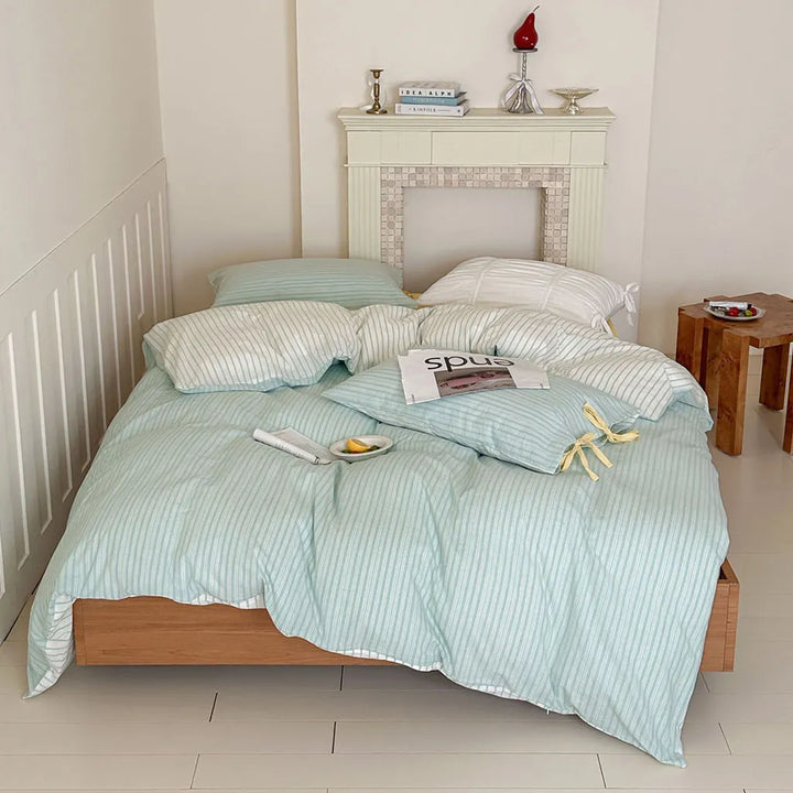 Contrast Stripe Bedding Set
