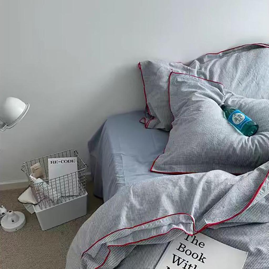 Retro Thin Striped Bedding Set