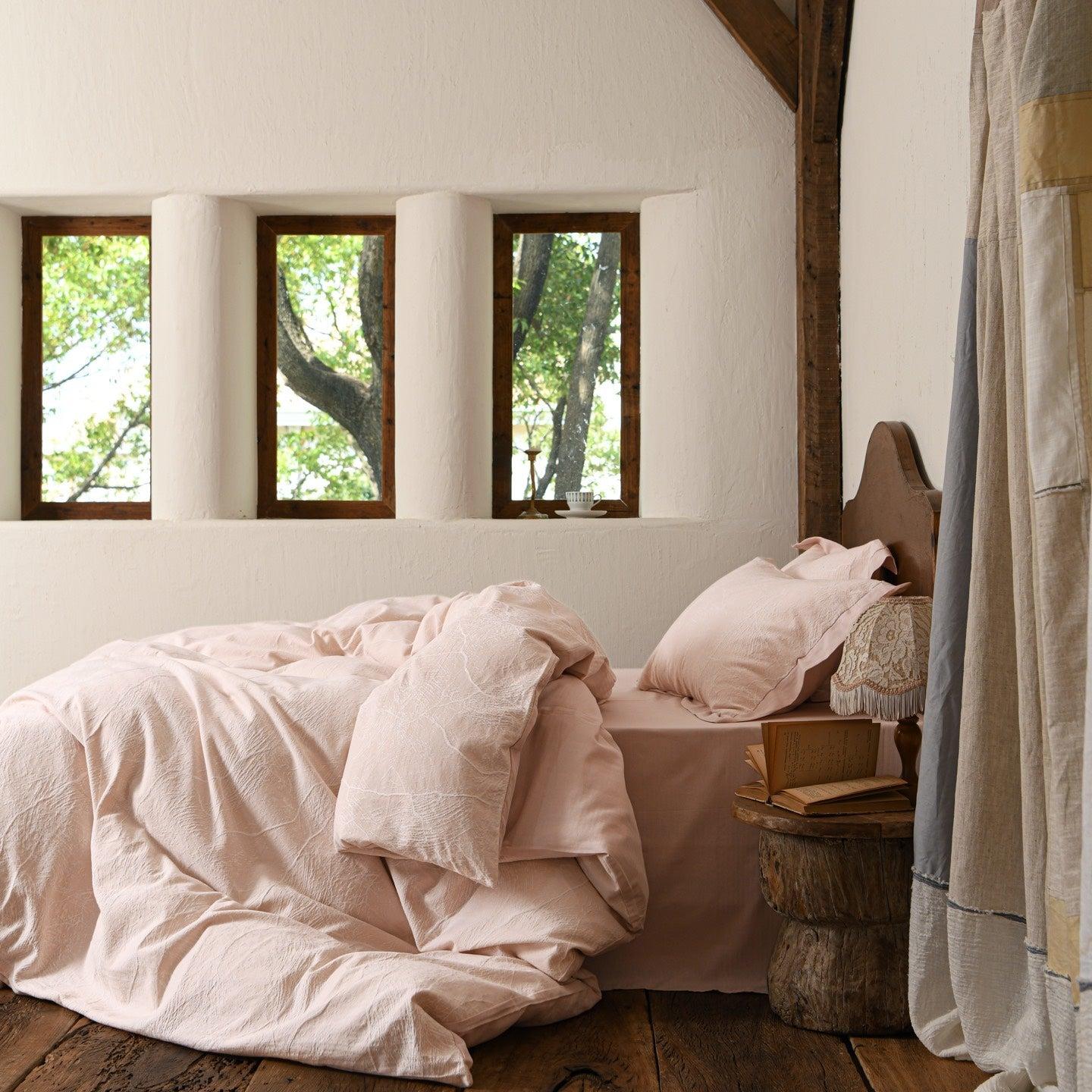 Glacier Vein Jacquard Cotton Bedding Set - Blush Rose